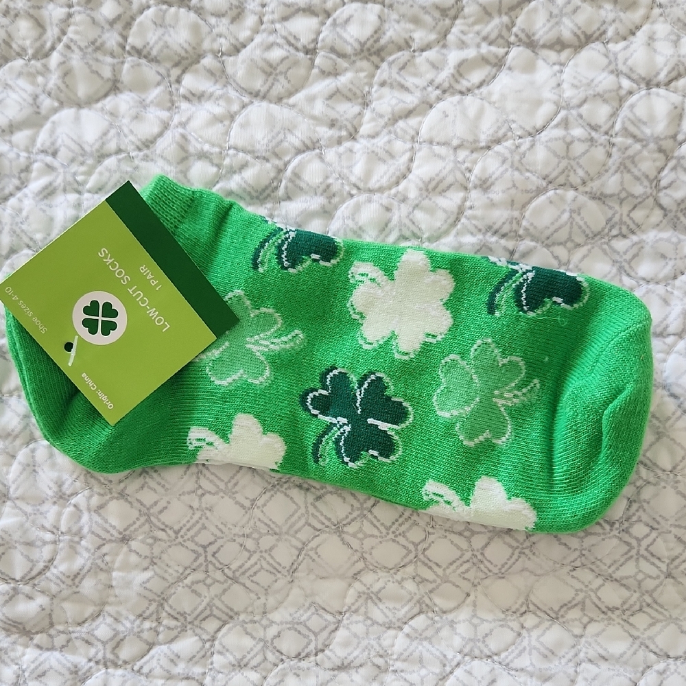 NWT Green Clover Shamrock Low-Cut Socks